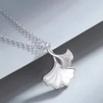 By Queen Γυναικείο Ασημένιο Κολιέ Ginkgo