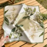 By Queen Botanical Satin Elegance Μαντήλι Με Λευκά Κρινάκια