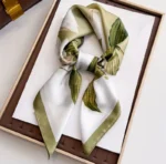 By Queen Botanical Satin Elegance Μαντήλι Με Λευκά Κρινάκια - Image 8