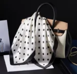 By Queen Timeless Minimal Elegance Σατέν Μαντήλι Mε Μαύρα Πουά