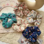 By Queen Scrunchie Floral And Butterfly Με Ανοιξιάτικα Χρώματα (Τυχαίο Χρώμα Επιλογής) - Image 14