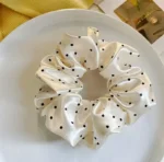 By Queen Scrunchie Satin Πουά Με Μαύρη Βάση Και Εκρού (Τυχαίο Χρώμα Επιλογής) - Image 2
