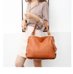 By Queen Γυναικεία Τσάντα Shopper Ταμπά - Image 9