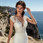 By Queen Λευκό Νυφικό Φόρεμα Με Δαντέλα Και Elegant Γραμμή - Image 9